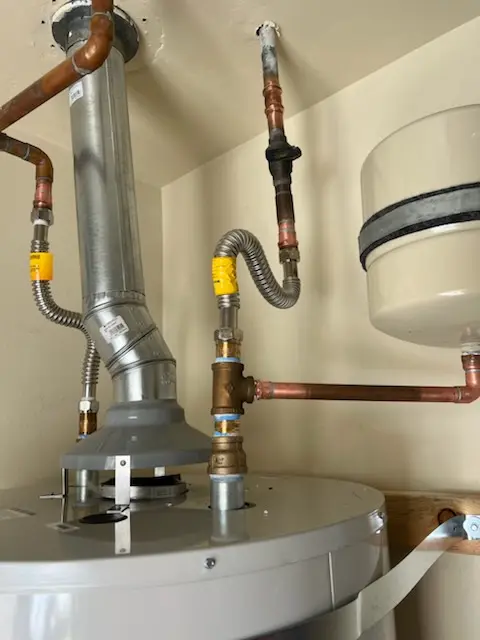Water heater installation and plumbing repair in Villamay